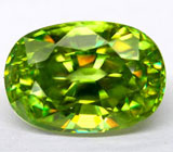 Роскошный зеленый сфен 3,79  карат 