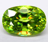 Роскошный зеленый сфен 3,79  карат 