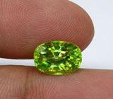 Роскошный зеленый сфен 3,79  карат 