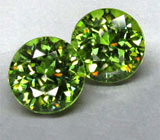 Пара демантоидов гранатов 1,04 карат 