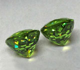 Пара демантоидов гранатов 1,04 карат 
