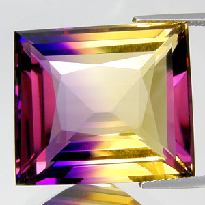 Безупречный аметрин 33.20 карат