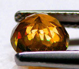 Золотисто-коньячный сфен 1,18 карат 