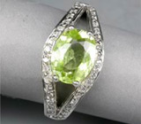 Кольцо с ярко-зеленым чистейшим перидотом и натуральными цирконами Серебро 925