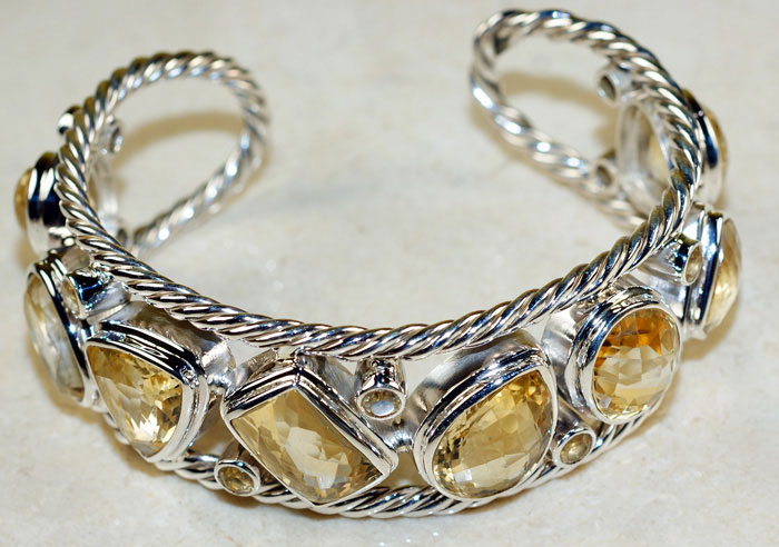 Оригинальный браслет с цитринами