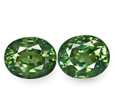 Пара демантоидов гранатов 2,45 карат 