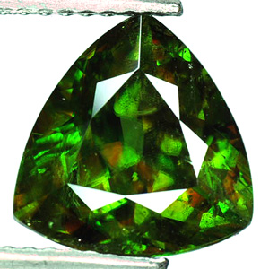 Редкой красоты cфен 3,77 карат