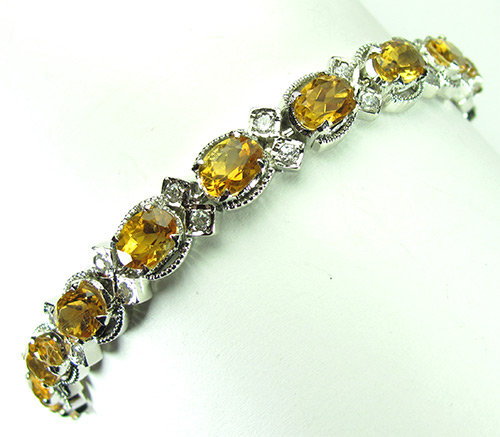 Изящный браслет с золотистыми цитринами