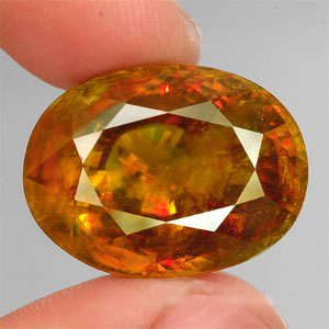 Крупный мадагаскарский сфен 43,15 карат