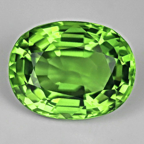 Превосходный яркий перидот 5,05 карат