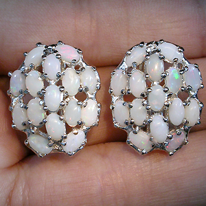 Серьги с белыми solid опалами