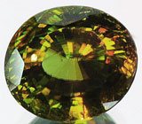 Эффектный сфен 3,87 карат 