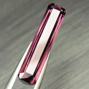 Красный турмалин 7,27 карат