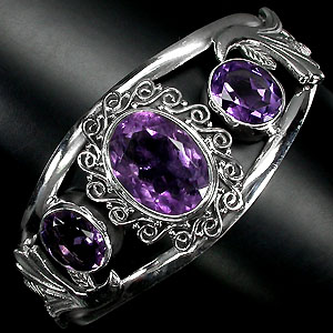 Браслет с яркими аметистами