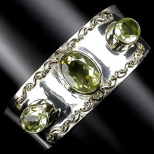 Стильный браслет с цитринами