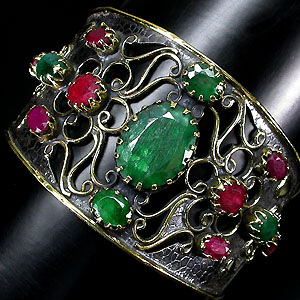 Браслет с изумрудами, рубинами и сапфирами