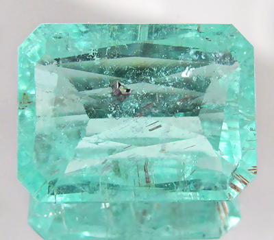 Крупный верделит турмалин 4,9 карат