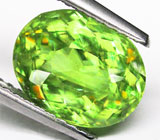 Зеленый сфен 3,26 карат 