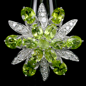 Превосходное кольцо с перидотами