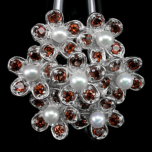 Прелестное кольцо с жемчугом и гранатами