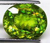 Крупный зеленый сфен 8,97 карат 