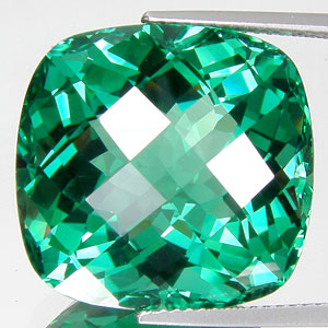 Зеленый аметист безупречной огранки 30,25 карат