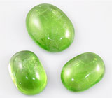 Набор из 3 кабошонов перидотов 42,5 карат 