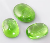 Набор из 3 кабошонов перидотов 42,5 карат 