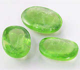 Набор из 3 кабошонов перидотов 42,5 карат 