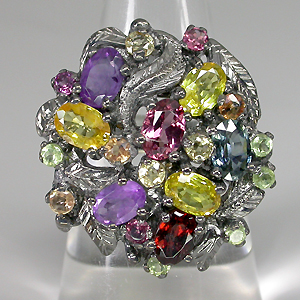 Кольцо из коллекции "Райская Жизнь" с самоцветами