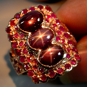 Кольцо со звездчатыми сапфирами