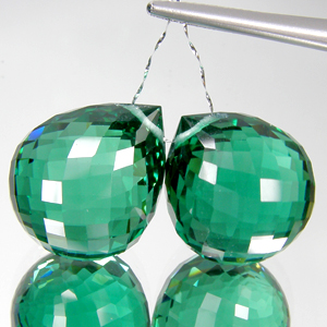 Пара зеленых аметистов 53,6 карата