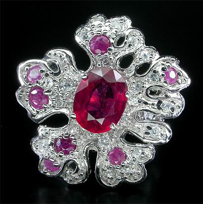 Официальный сайт Piaget Швейцарский часовой и ювелирный дом Золотые кулоны. Купить золотой кулон (подвеску цена в)