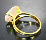 Золотое кольцо с крупным ограненным эфиопским опалом 3,33 карата Золото