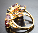 Золотое кольцо с россыпью разноцветных шпинелей 7,97 карата и бриллиантом