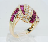 Великолепное кольцо с рубинами и бриллиантами Золото
