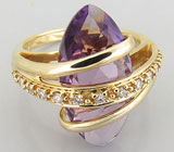 Оригинальное кольцо с аметистом и бриллиантами Золото