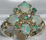 Викторианское кольцо с драгоценными опалами и изумрудами Золото