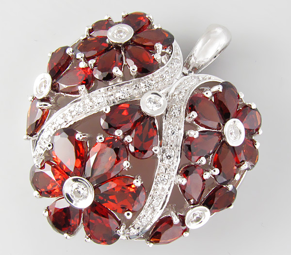 Кулон из коллекции "Sunshine" с гранатами