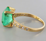 Кольцо с крупным уральским изумрудом и бриллиантами Золото