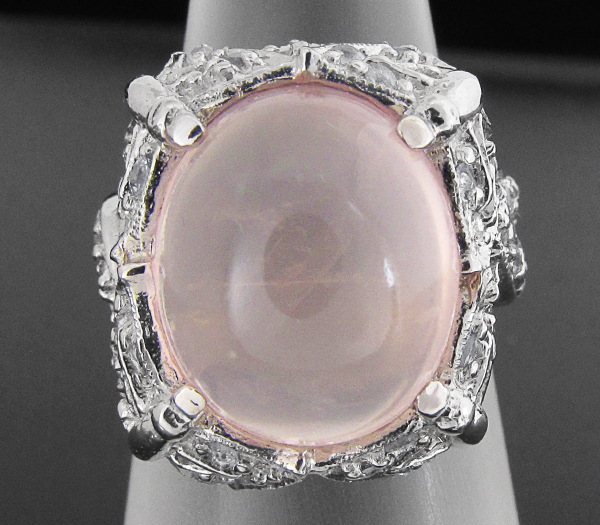 Розовый кварц с золотом. Sandara кольцо с розовым кварцем. Yaffo кольцо с розовым кварцем 1079 1080). Кольцо 1972 серебряное с розовым кварцем. Кольцо диор с розовым кварцем.