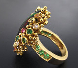 Кольцо с черным опалом, бриллиантами, цаворитами гранатами и разноцветными  сапфирами Золото