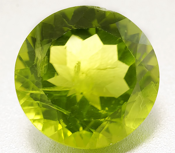 Перидот 7,93 карат