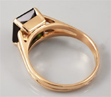 Кольцо с чистейшим зеленым турмалином Золото