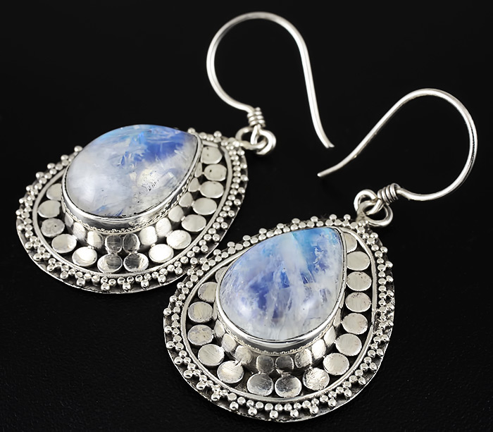 серьги с лунным камнем соколов. украшения из лунного камня. серьги sadaf из серебра с лунным камнем. елана камни лунный камень. комплект ливадия лунным камнем.