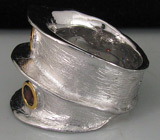 Кольцо из серебра 925 пробы с цитрином, гранатом и сапфиром.