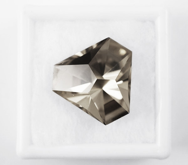 Топаз авторской огранки "Glar Bright" 12,2 карат 