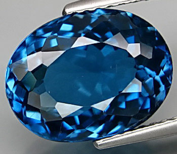 Насыщенный топаз 6,35 карат