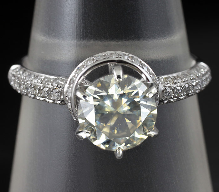 Сколько стоит кольцо с бриллиантом в 1 карат
