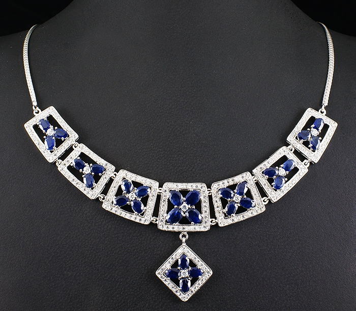 Стильное колье с насыщенно-синими сапфирами